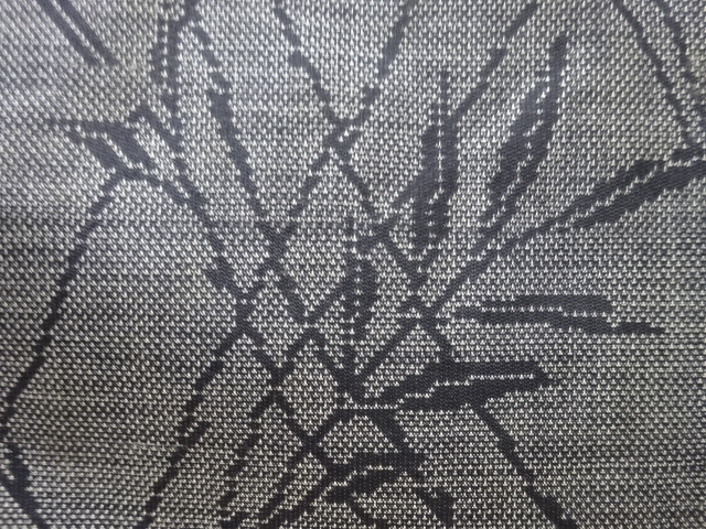 アンティーク　葉模様織出し本場泥大島紬着物（7マルキ）